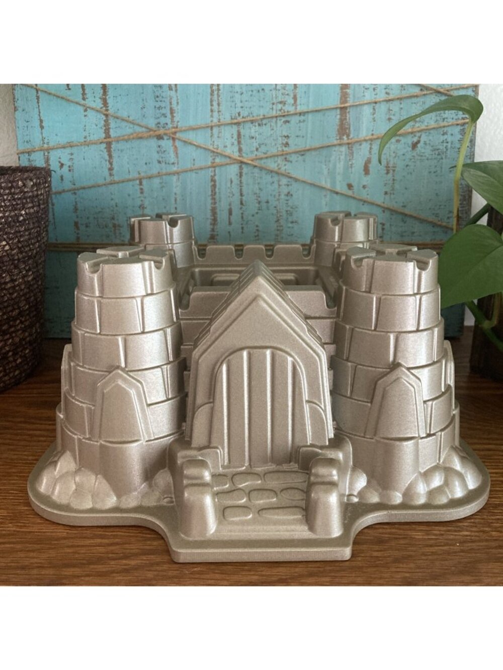 Nordic Ware Sand Castle Bundt Cake Mold Pan Cast Aluminum 10 Cup